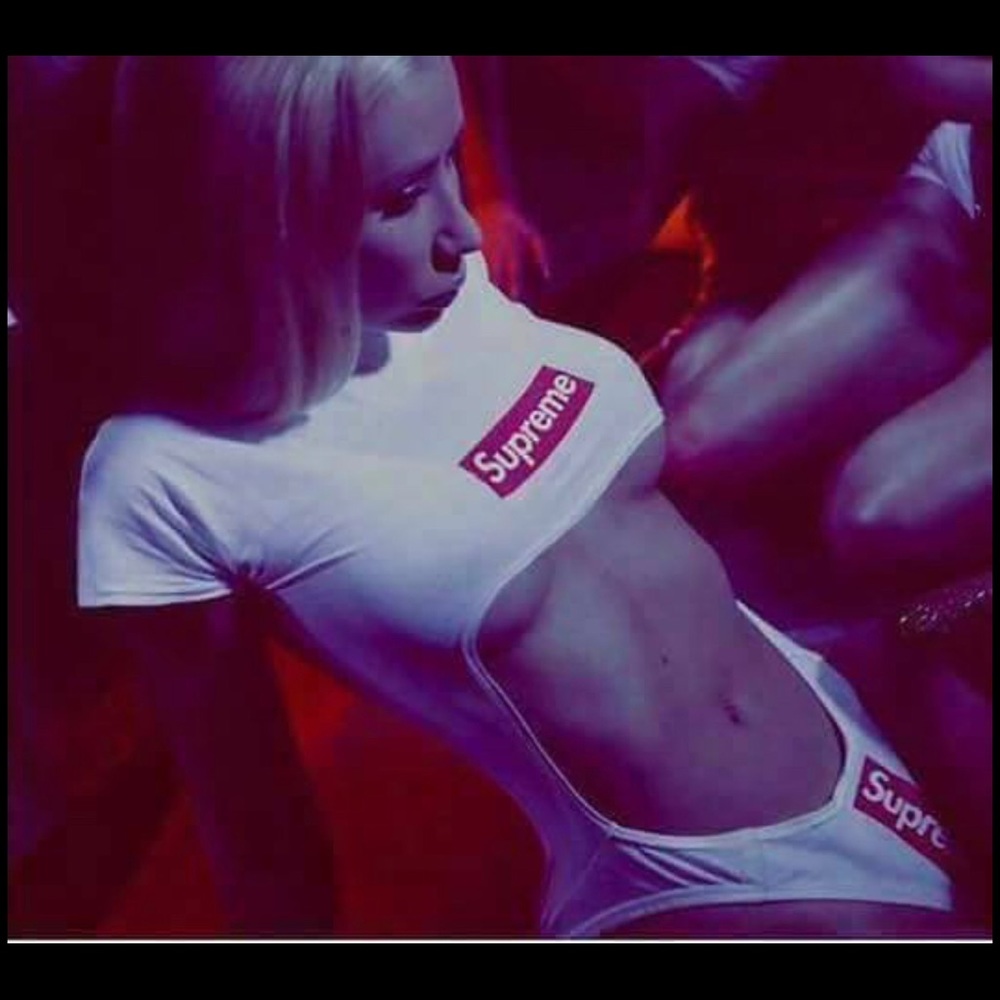 ISO Supreme cut out one piece